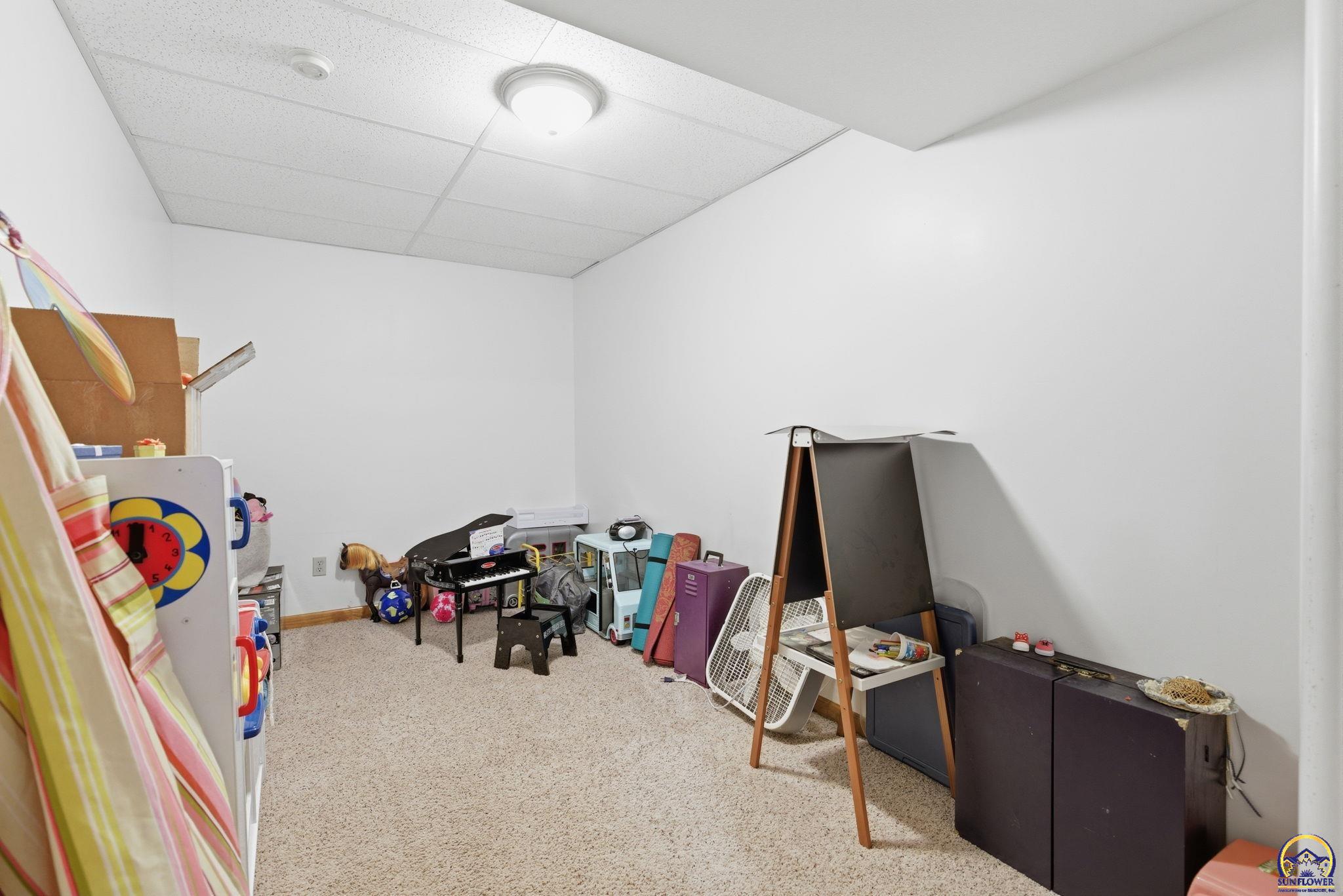 4007 Northwest Fielding Terrace Topeka, KS 66618 - Photo 17 of 41