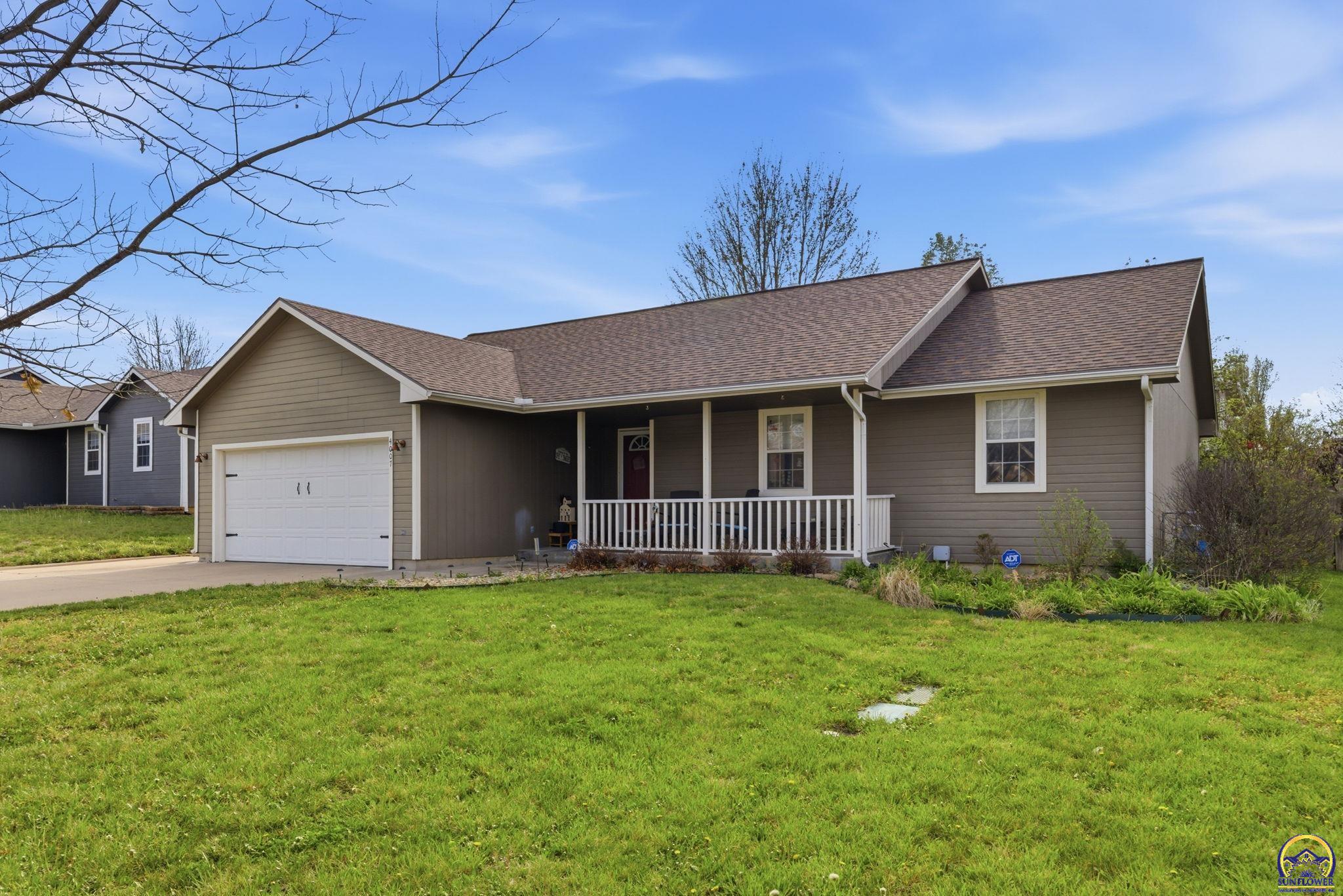 4007 Northwest Fielding Terrace Topeka, KS 66618 - Photo 2 of 41