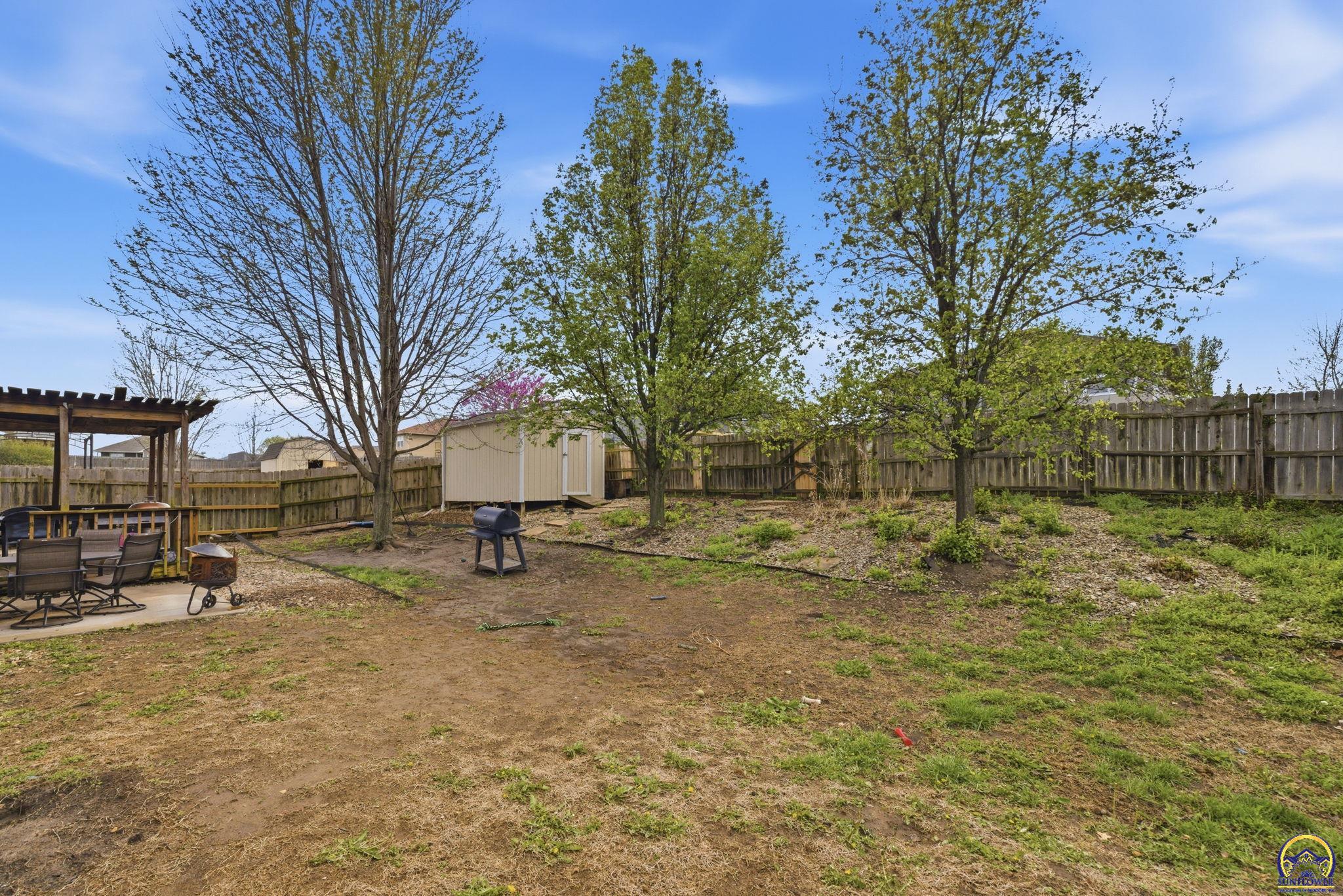 4007 Northwest Fielding Terrace Topeka, KS 66618 - Photo 3 of 41