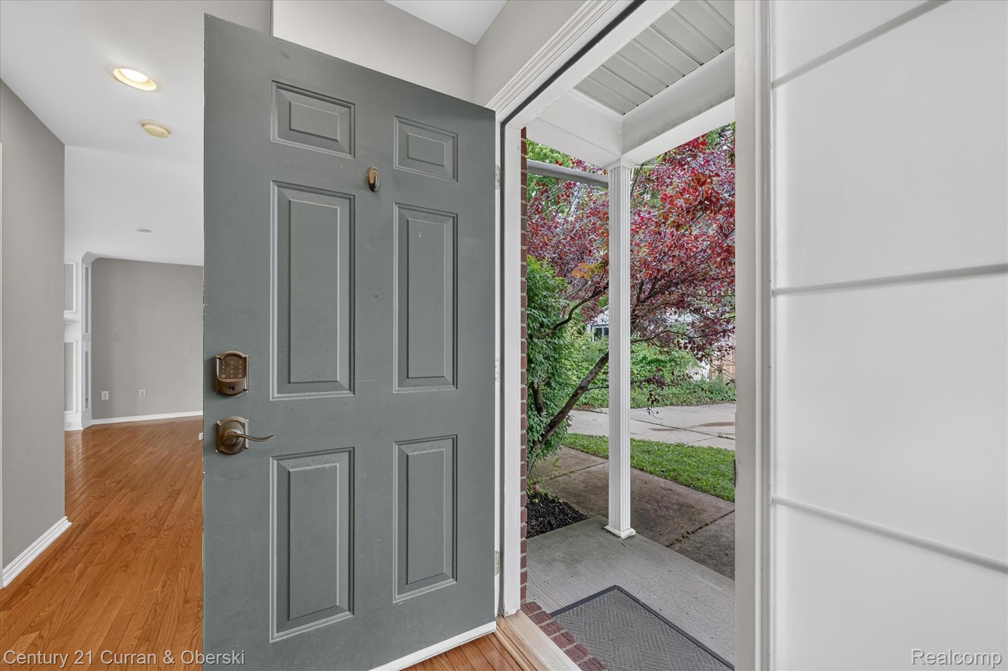 3813 South Rochester Road Royal Oak, MI 48073 - Photo 5 of 42