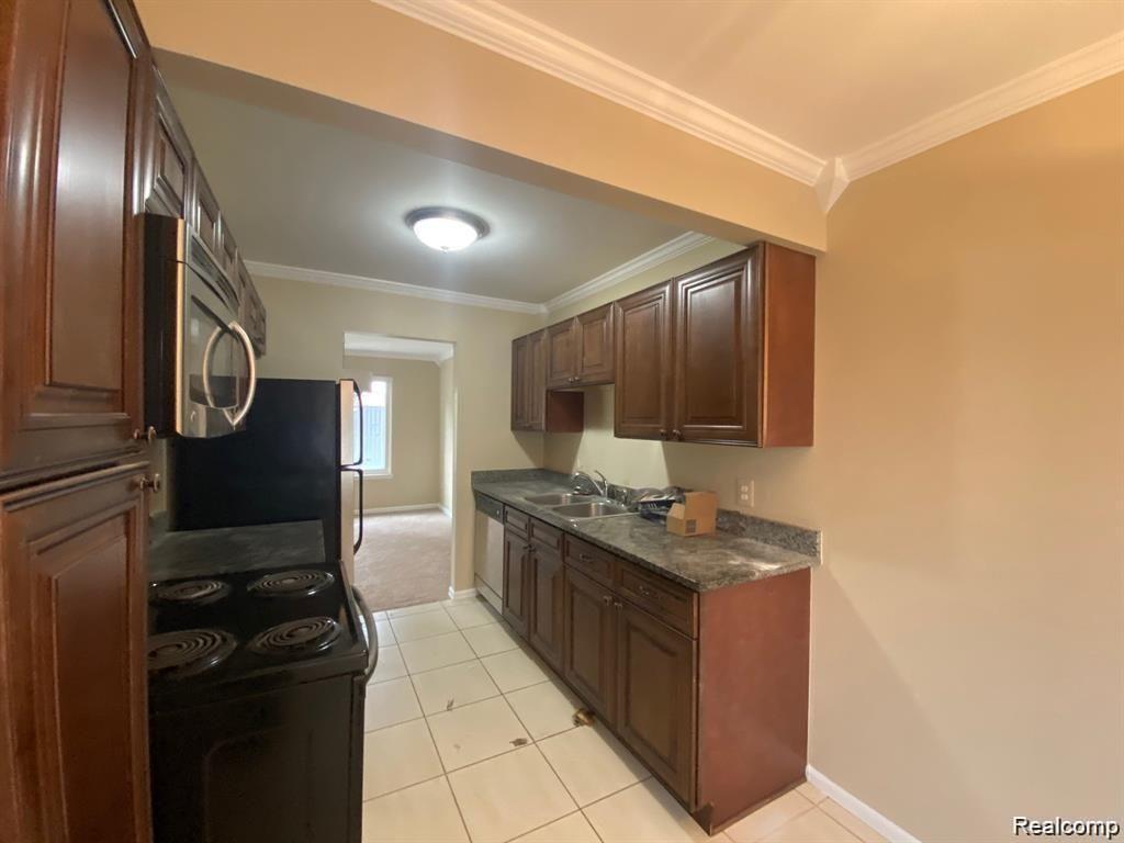 28129 Franklin Road, Unit 112 Southfield, MI 48034 - Photo 4 of 9 Gallery Image 4