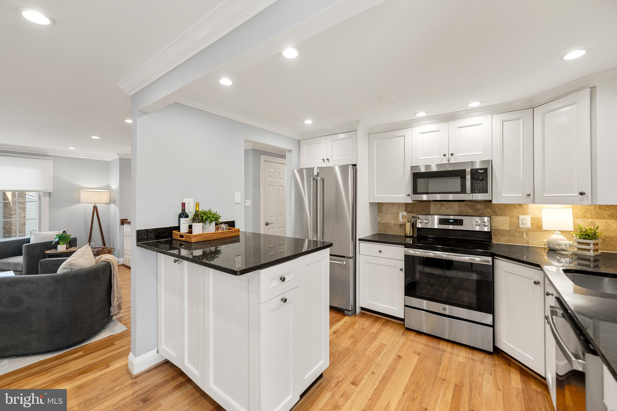 8463 Yellow Leaf Court Springfield, VA 22153 - Photo 8 of 34 Beautifully Updated Kitchen