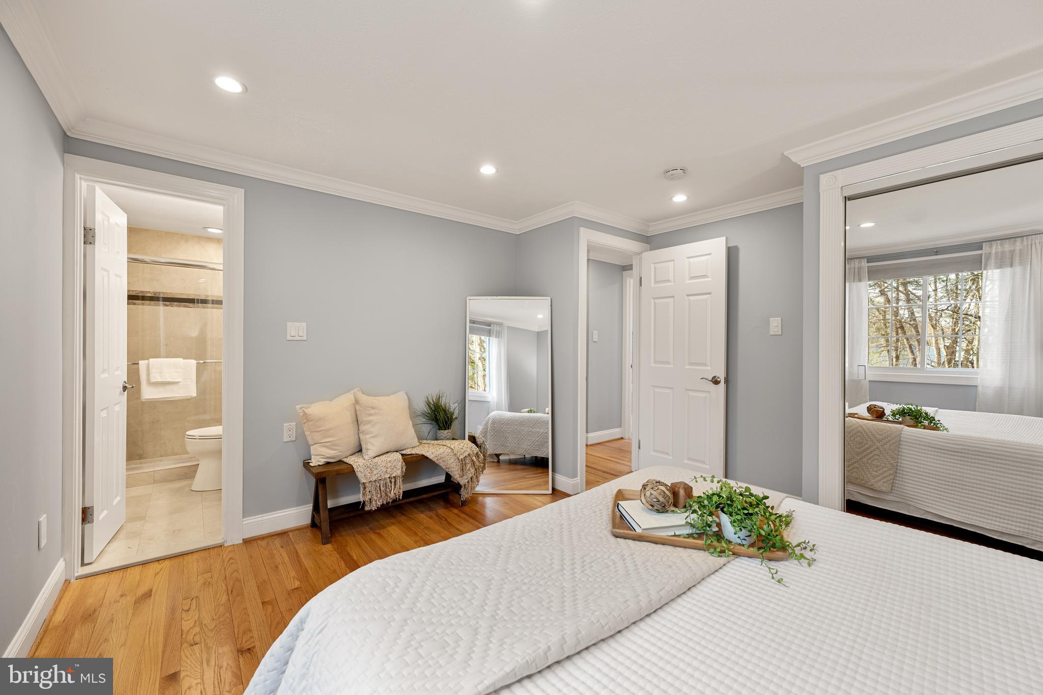 8463 Yellow Leaf Court Springfield, VA 22153 - Photo 12 of 34 Primary Bedroom Suite