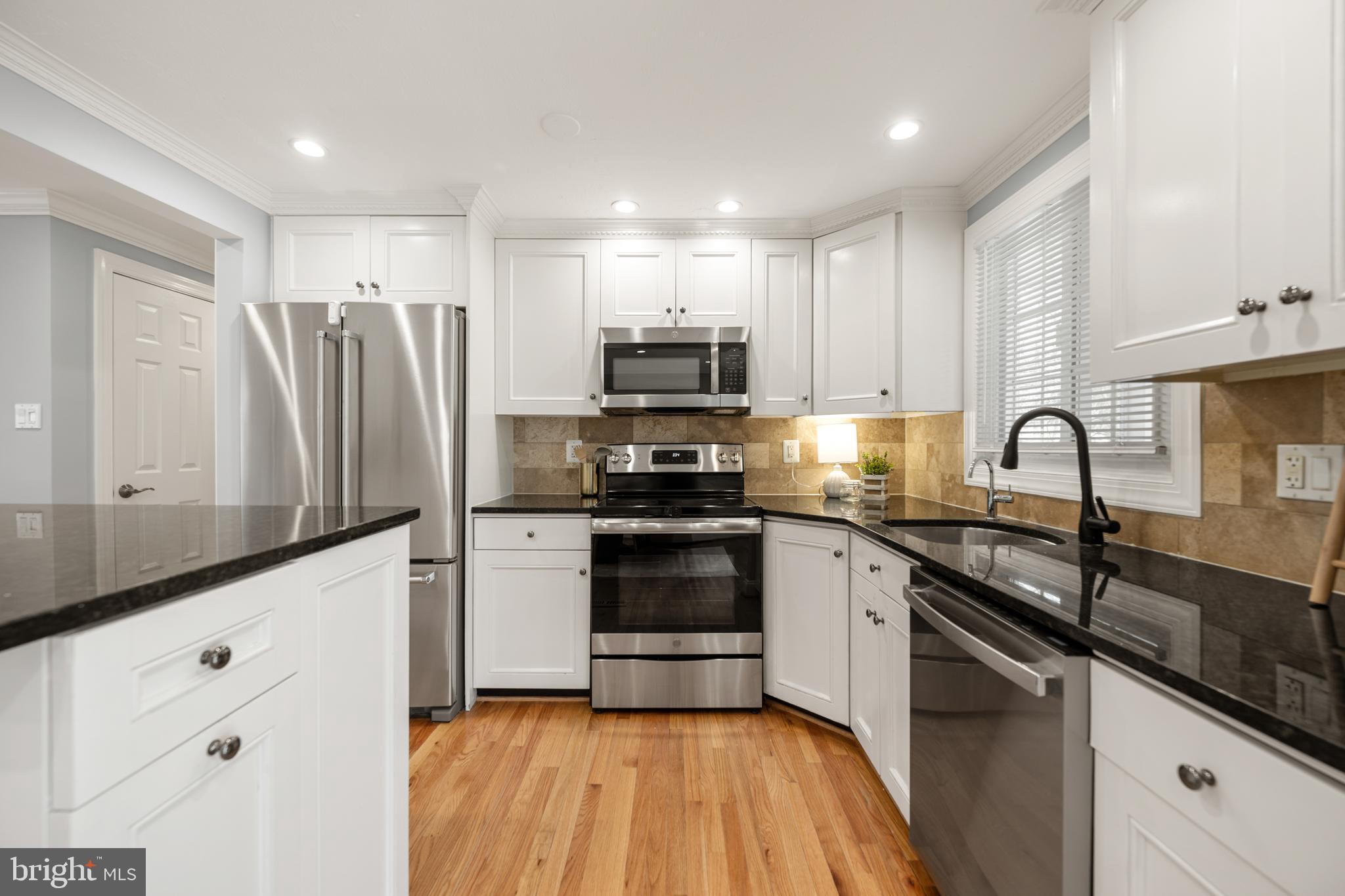 8463 Yellow Leaf Court Springfield, VA 22153 - Photo 2 of 34 Beautifully Updated Kitchen