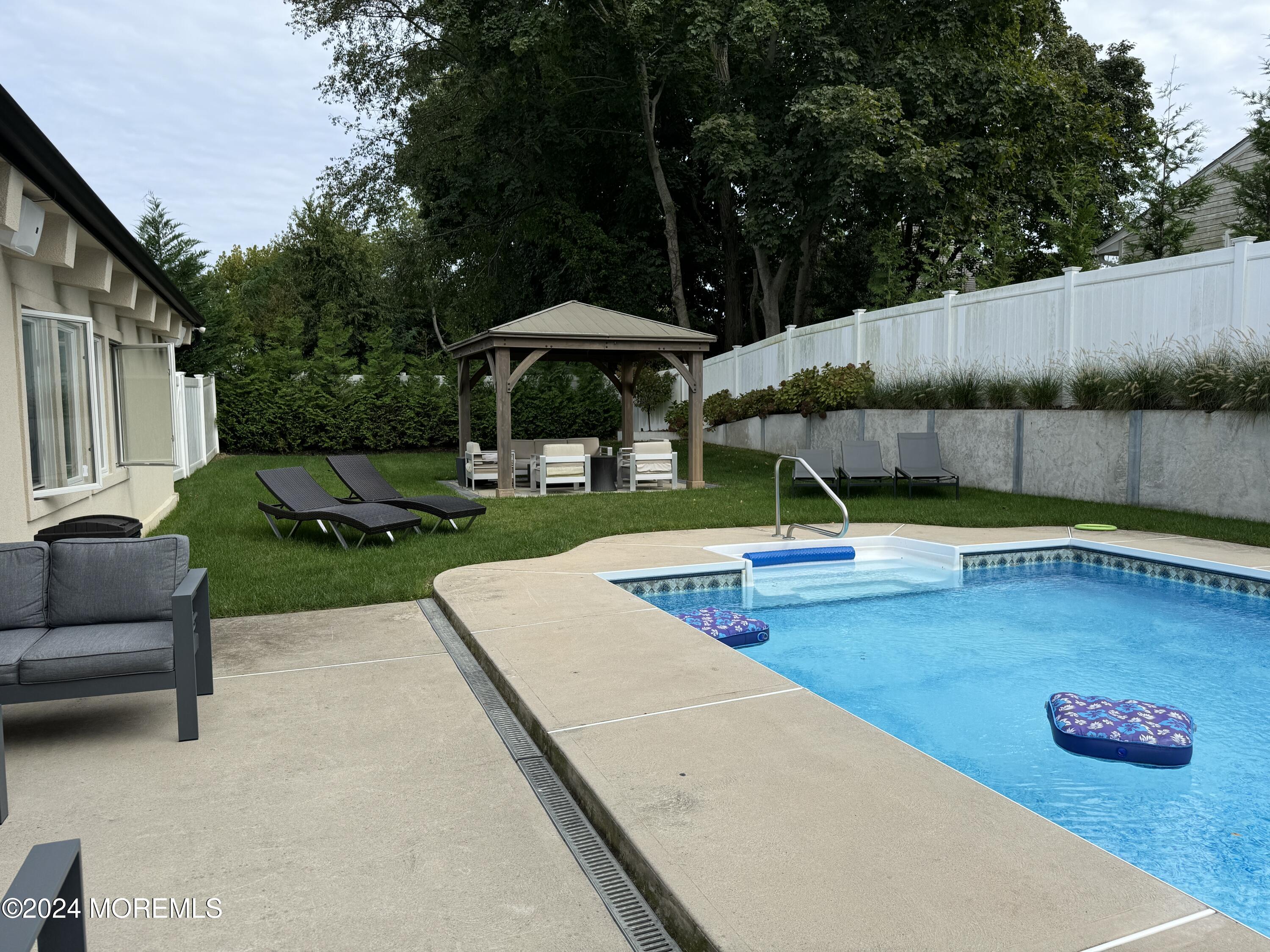 608 Deal Road Asbury Park, NJ 07712 - Photo 21 of 22 20240919_191922008_iOS