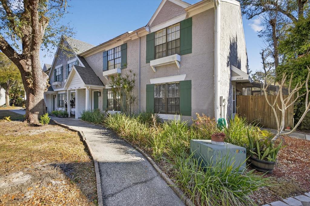 3326 Laurel View Drive Brandon, FL 33511 - Photo 3 of 33