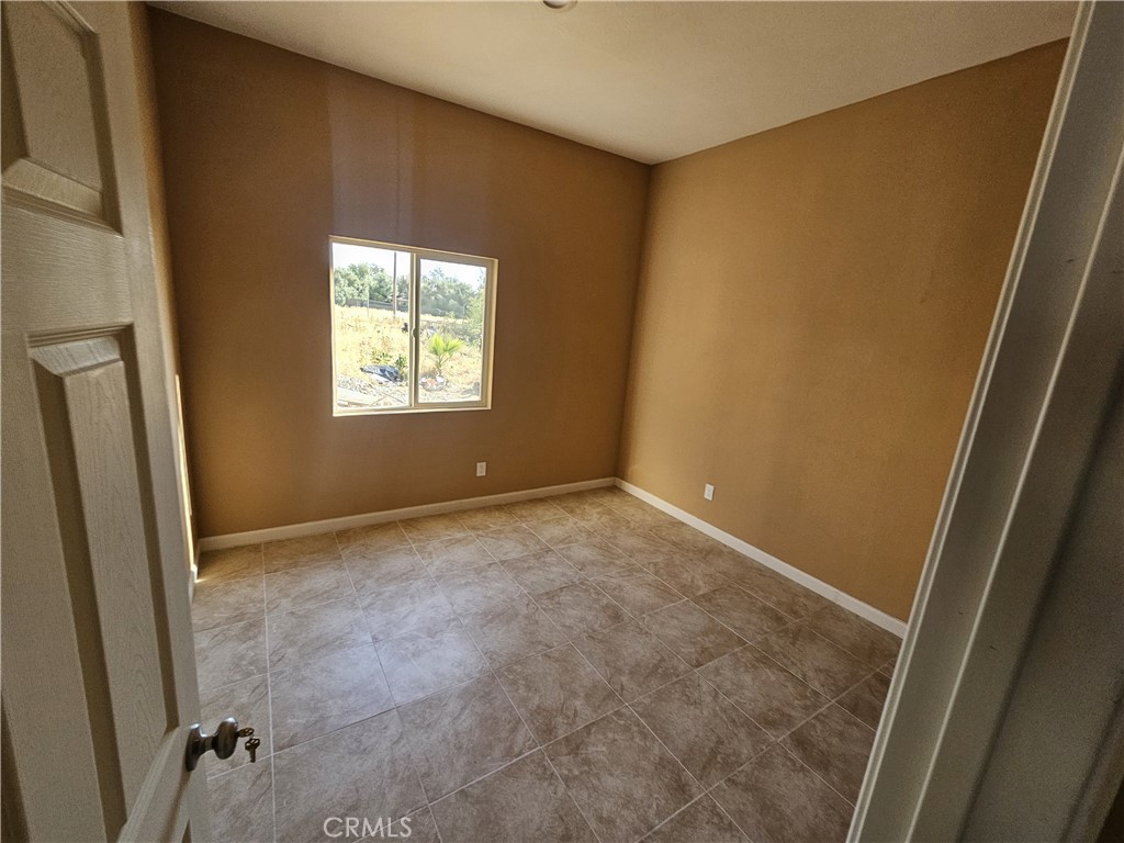 18995 Gentian Avenue Riverside, CA 92508 - Photo 2 of 4