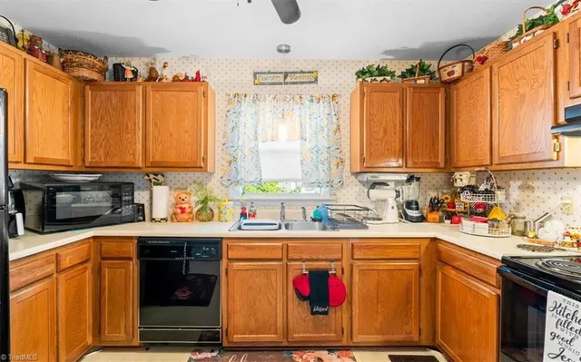 $262,500 | 2119 Tealwood Drive, Greensboro, NC 27407