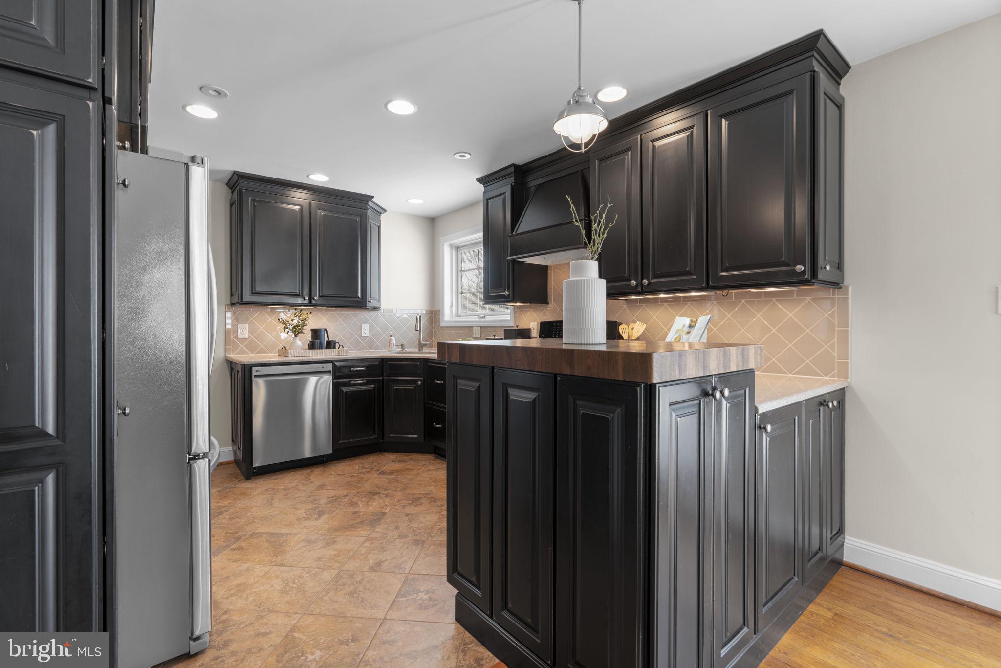 4356 Columbia Road Ellicott City, MD 21042 - Photo 9 of 43 Kitchen