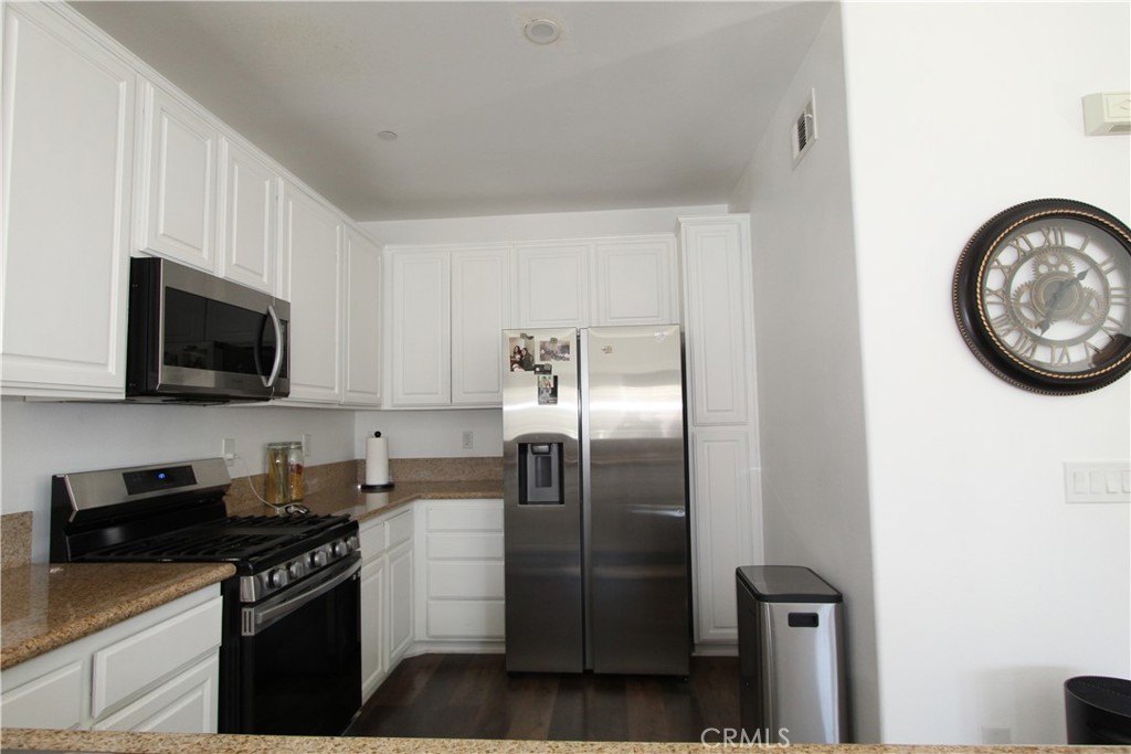 93 Kansas Street, Unit 802 Redlands, CA 92373 - Photo 11 of 29