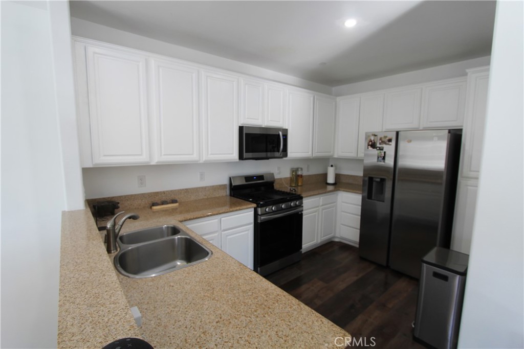 93 Kansas Street, Unit 802 Redlands, CA 92373 - Photo 7 of 29