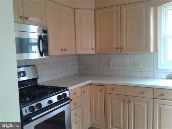 125 South Rolling Road Springfield, PA 19064 - Photo 7 of 17 Kitchen
