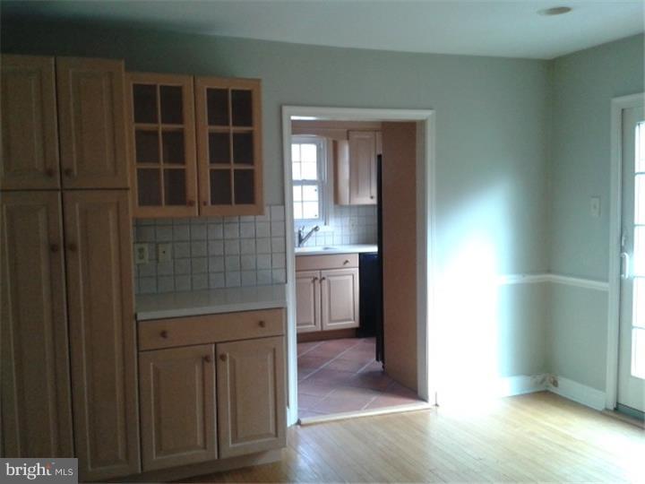 125 South Rolling Road Springfield, PA 19064 - Photo 8 of 17 Kitchen