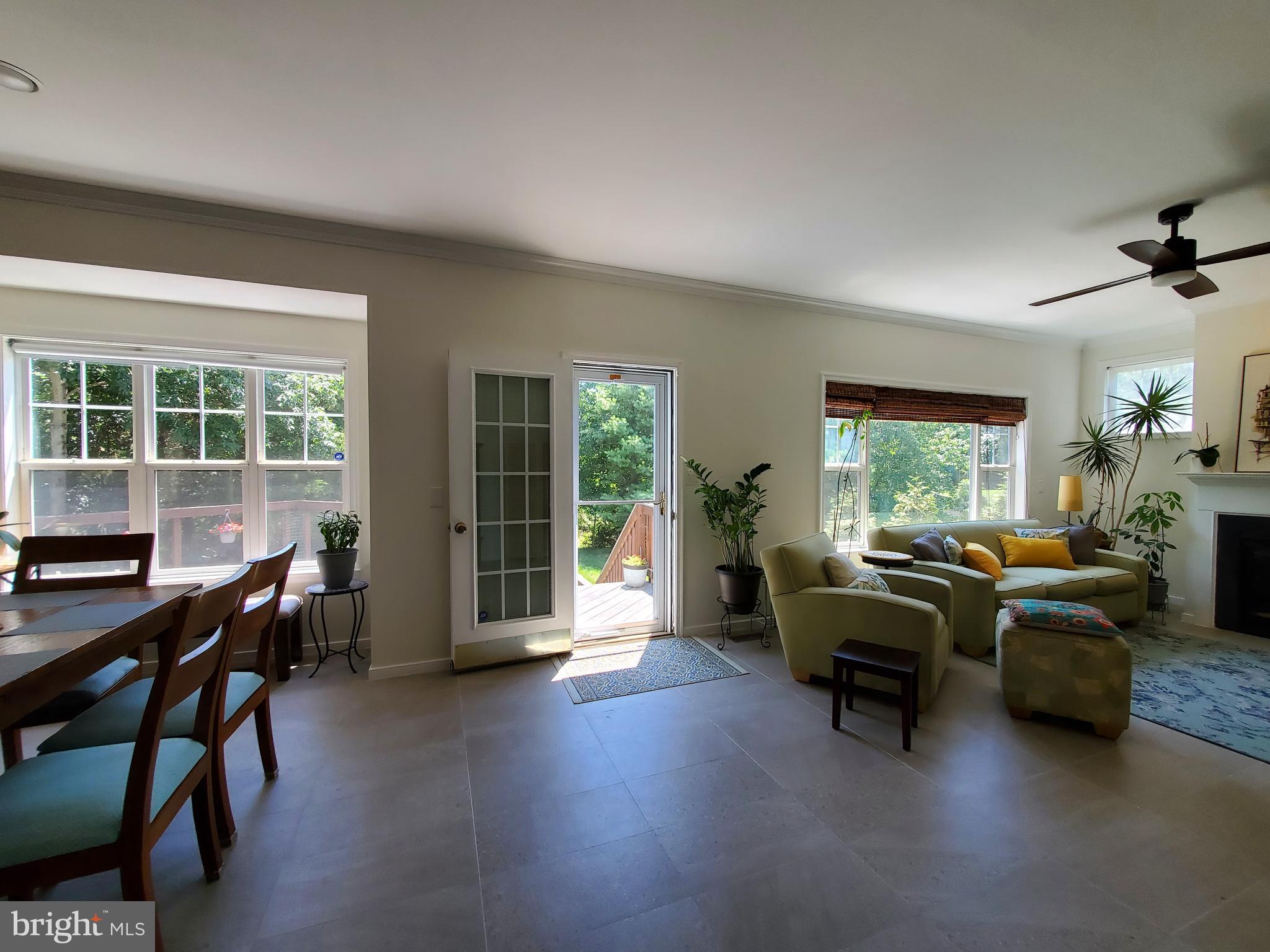 26222 Ocala Circle Chantilly, VA 20152 - Photo 14 of 70 Family room