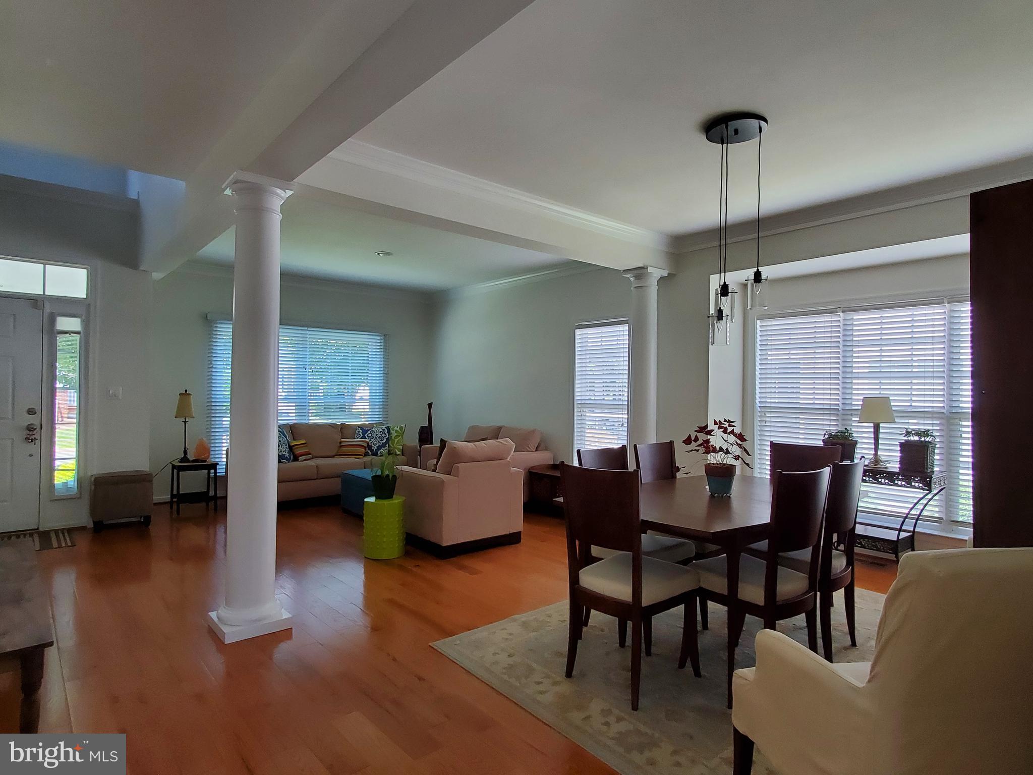 26222 Ocala Circle Chantilly, VA 20152 - Photo 3 of 70 Living & Dining Rooms