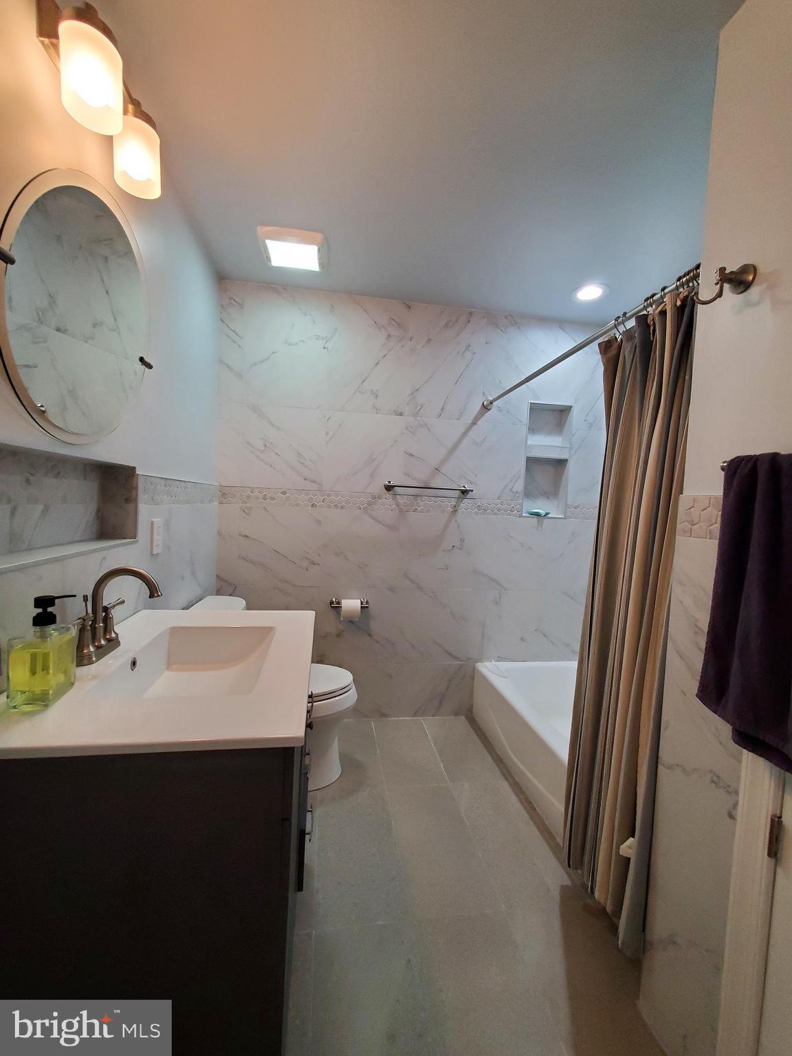 26222 Ocala Circle Chantilly, VA 20152 - Photo 38 of 70 Bathroom 2