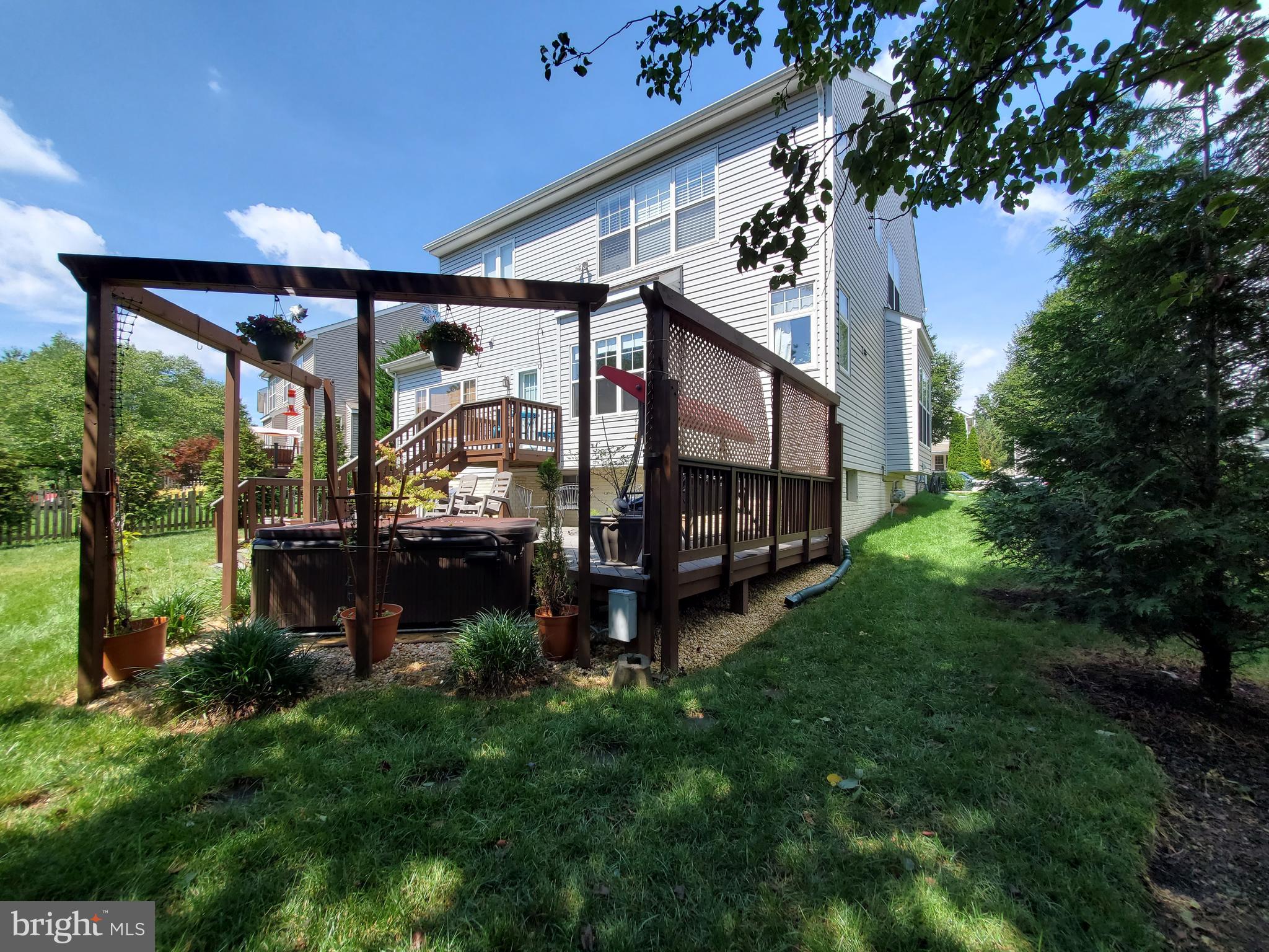 26222 Ocala Circle Chantilly, VA 20152 - Photo 54 of 70 Exterior rear