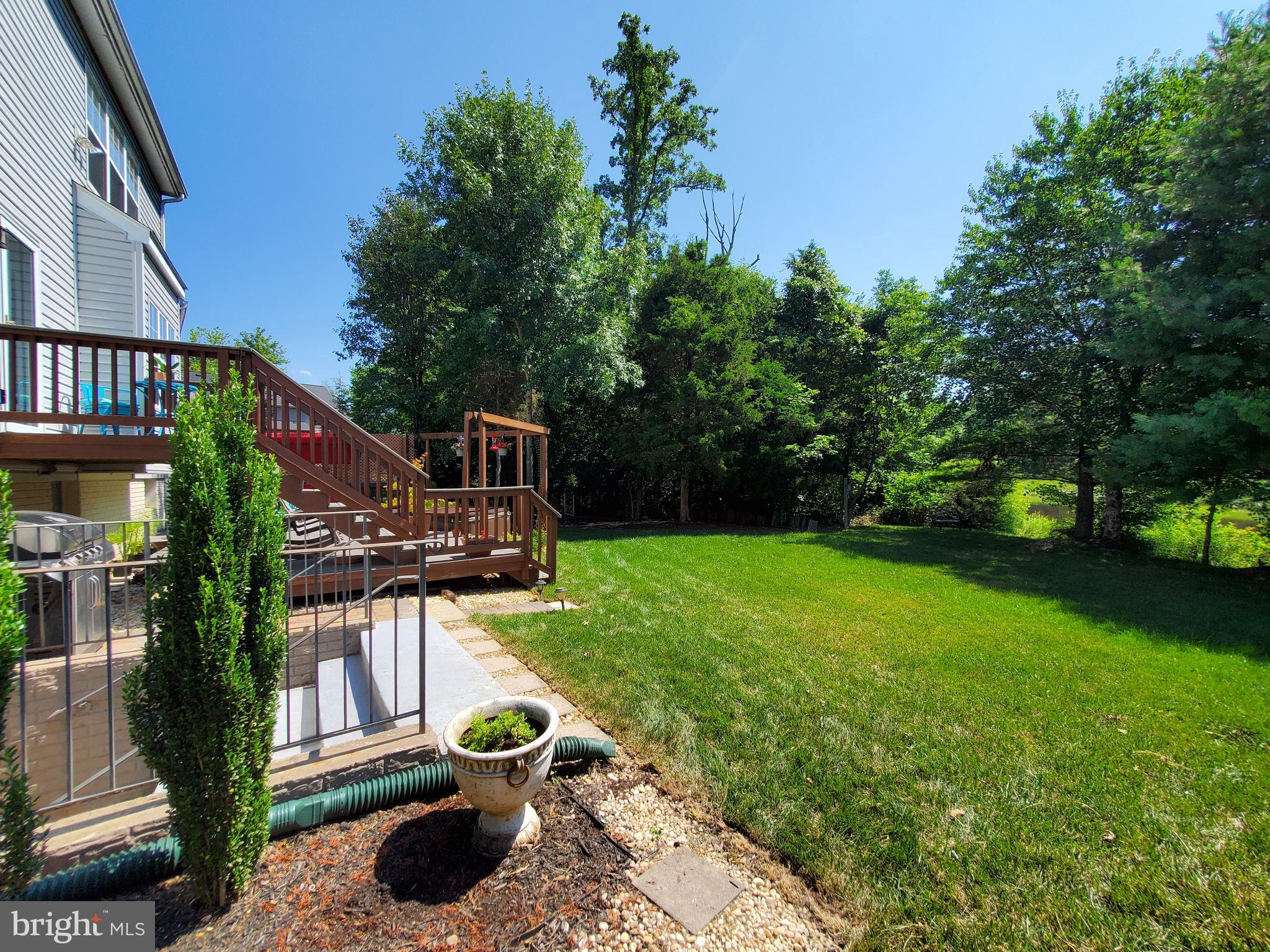 26222 Ocala Circle Chantilly, VA 20152 - Photo 60 of 70 Exterior rear