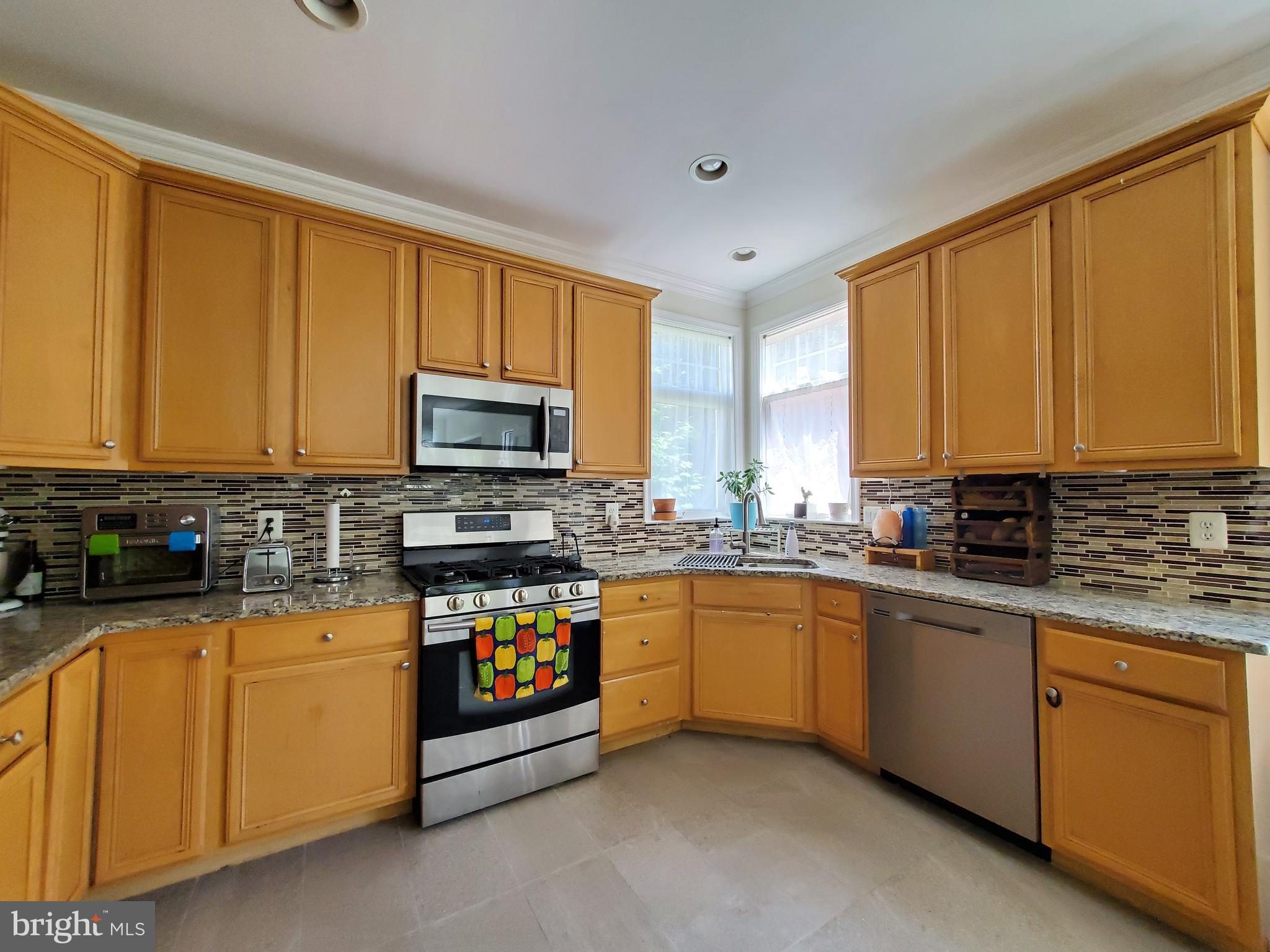 26222 Ocala Circle Chantilly, VA 20152 - Photo 8 of 70 Gourmet Kitchen