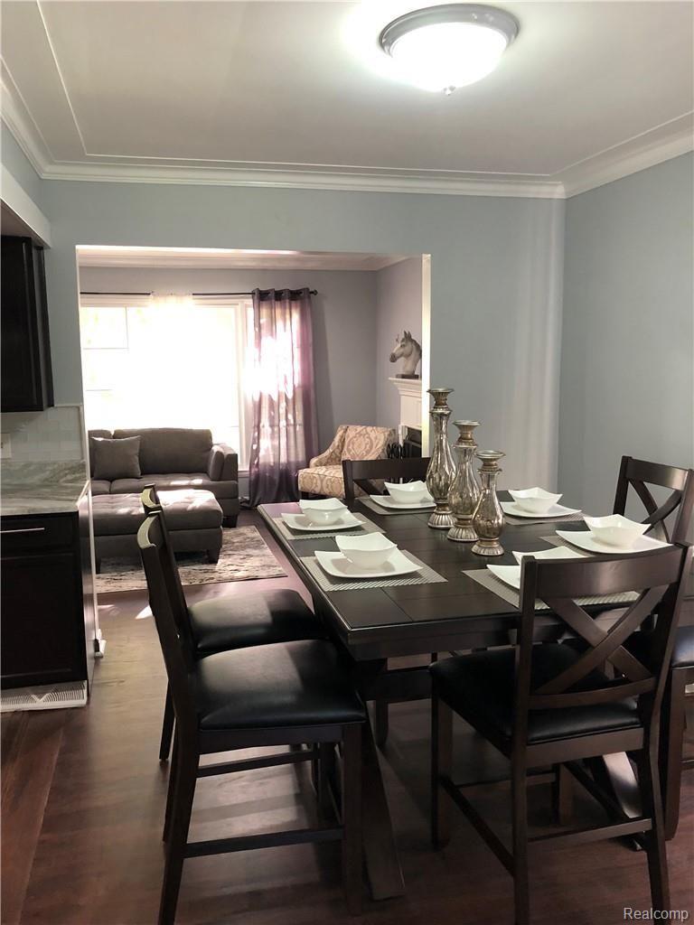 438 Fisher Road Grosse Pointe, MI 48230 - Photo 15 of 47 213.jpg