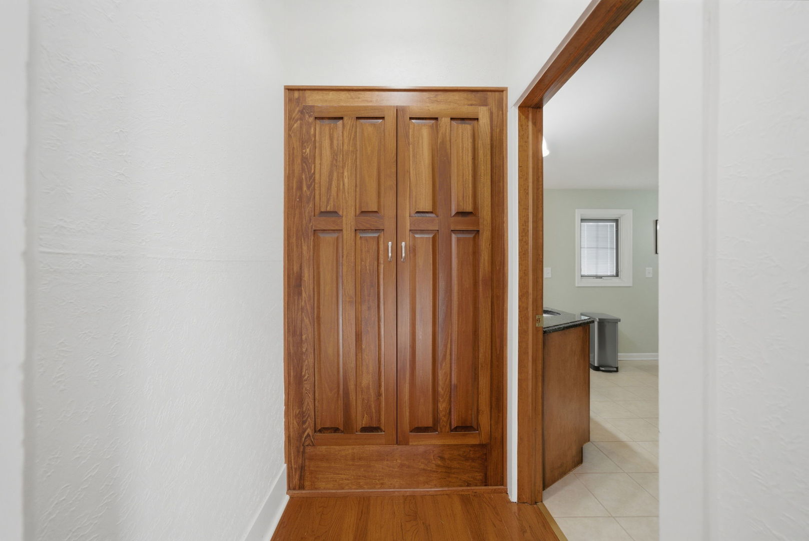 105 East Washington Street Yorkville, IL 60560 - Photo 14 of 27