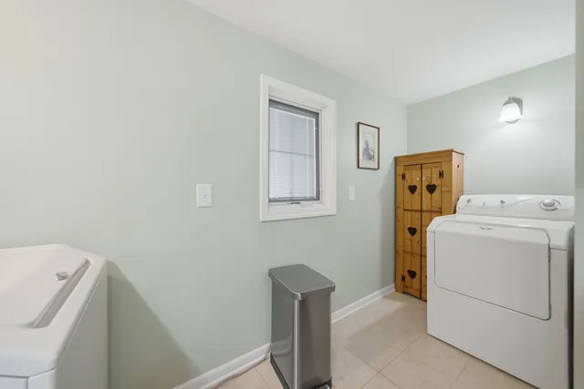 $1,995 | 105 East Washington Street, Yorkville, IL 60560