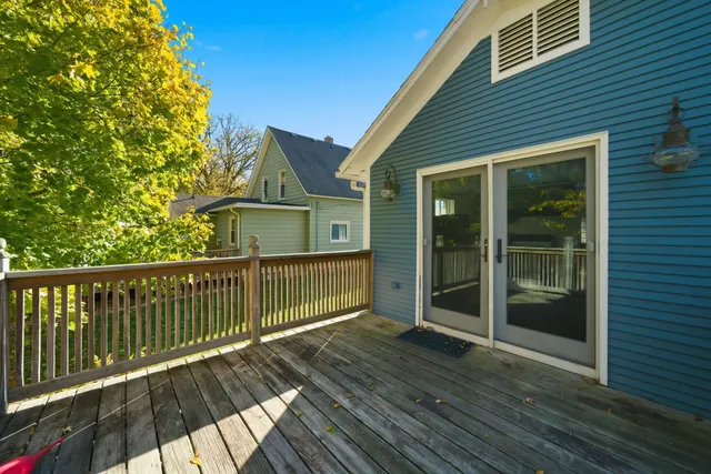 $1,995 | 105 East Washington Street, Yorkville, IL 60560