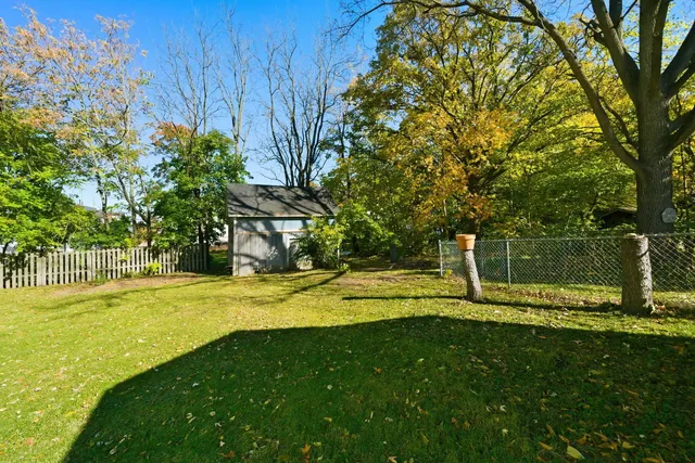 $1,995 | 105 East Washington Street, Yorkville, IL 60560