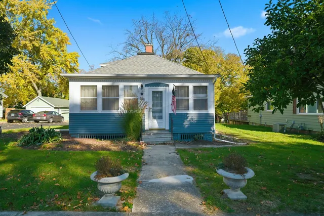 $1,995 | 105 East Washington Street, Yorkville, IL 60560