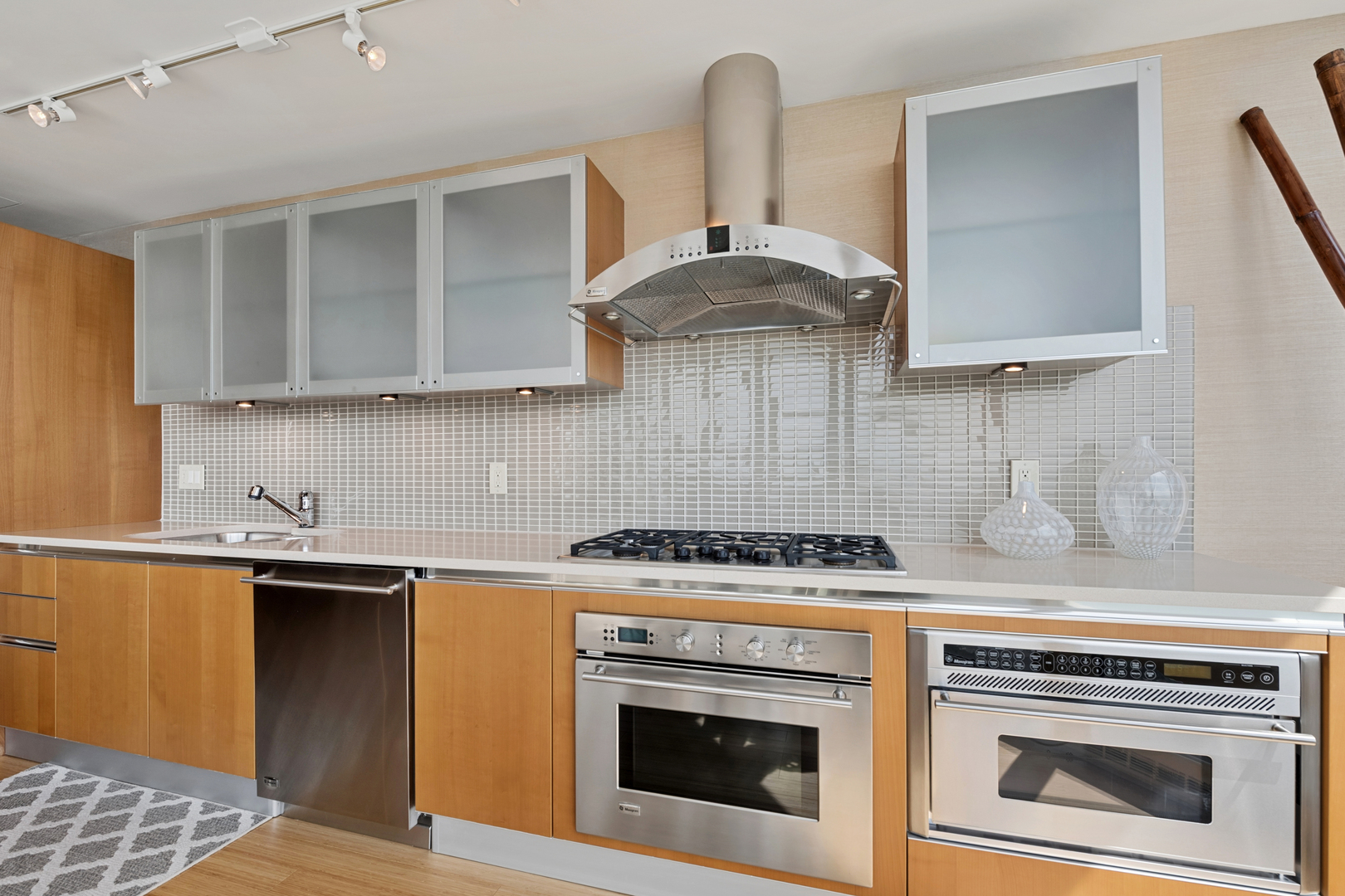 340 East Randolph Street, Unit 2801 Chicago, IL 60601 - Photo 11 of 46