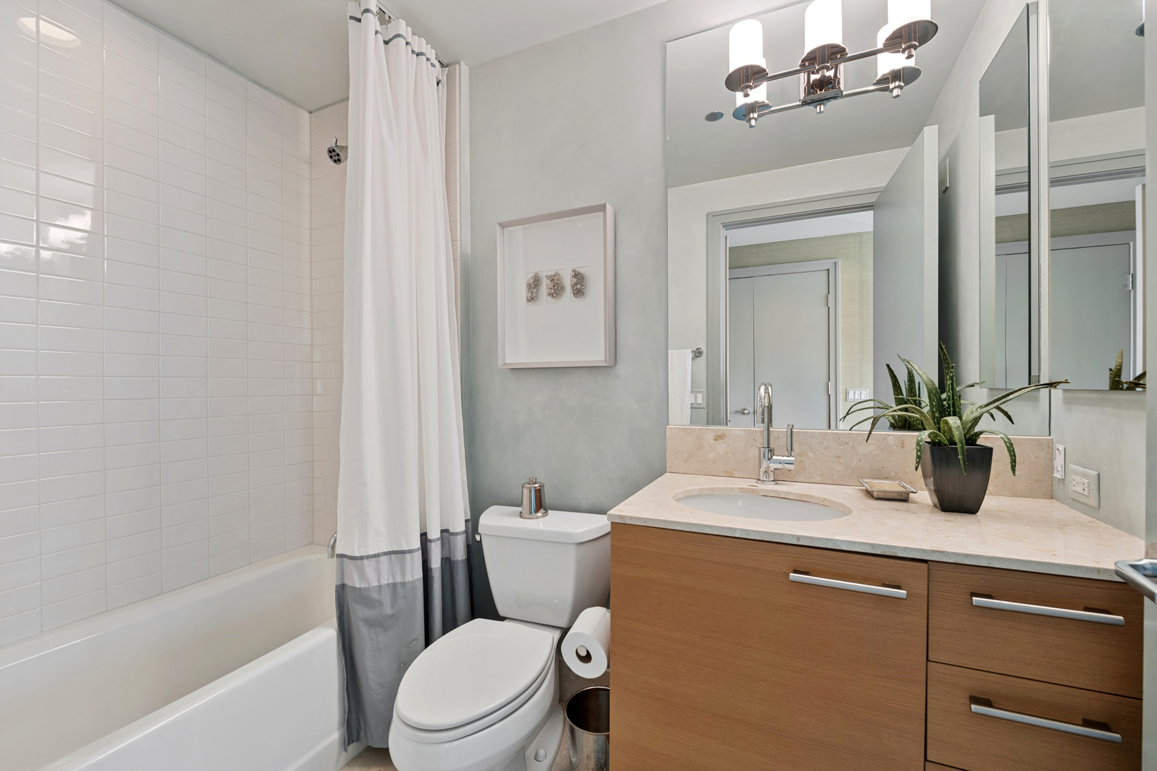 340 East Randolph Street, Unit 2801 Chicago, IL 60601 - Photo 15 of 46
