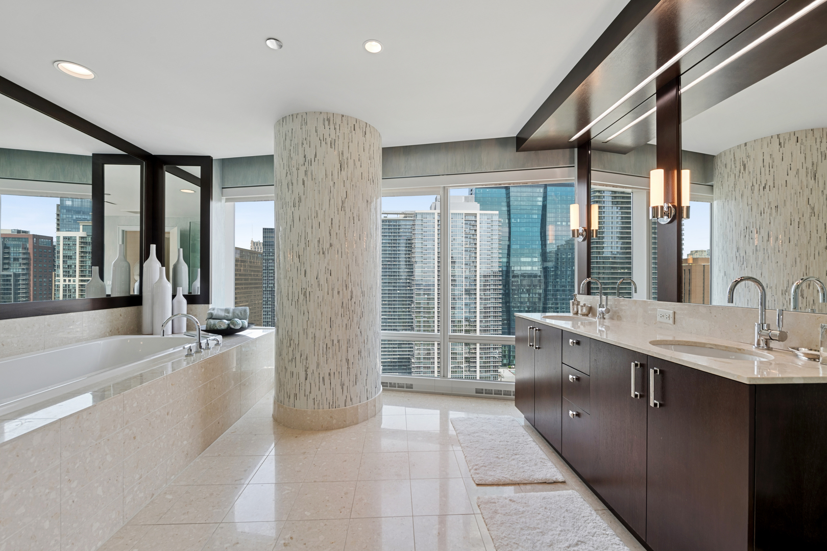 340 East Randolph Street, Unit 2801 Chicago, IL 60601 - Photo 19 of 46