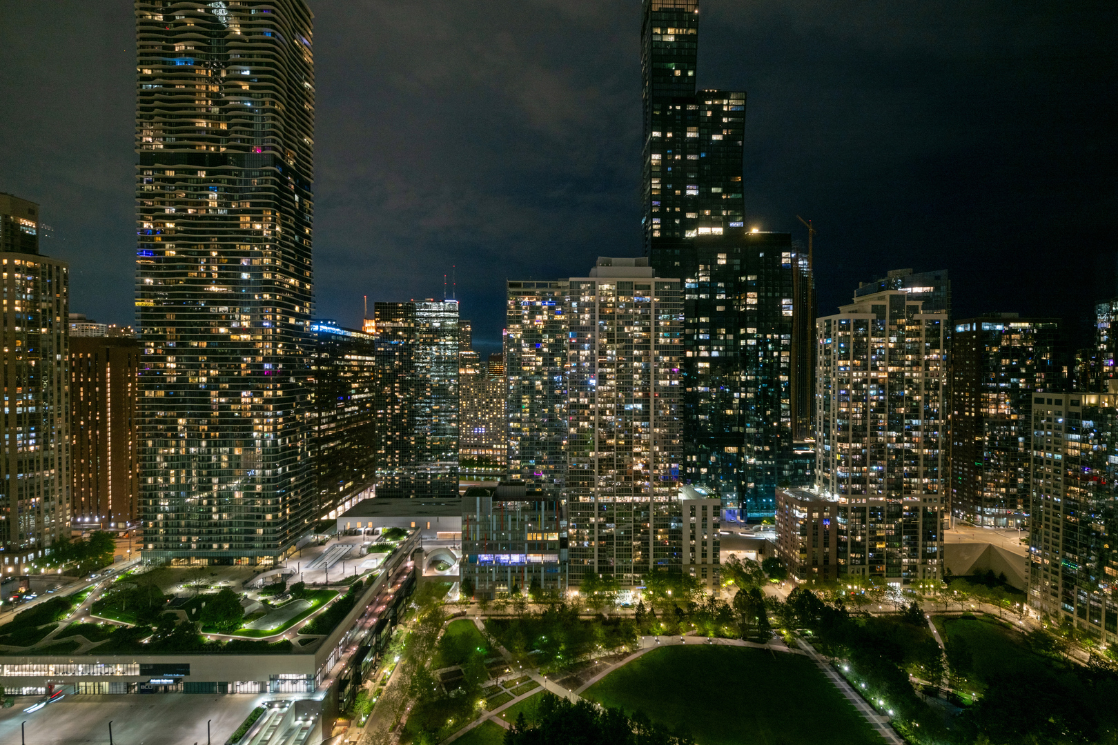 340 East Randolph Street, Unit 2801 Chicago, IL 60601 - Photo 29 of 46