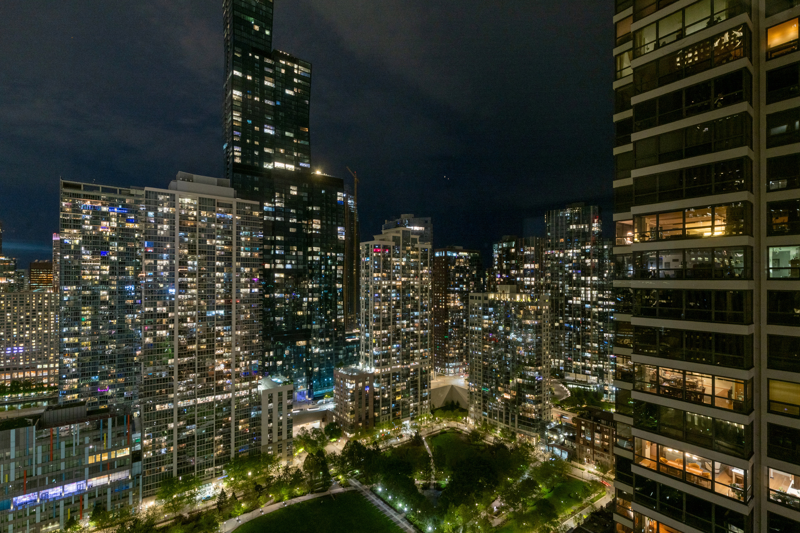 340 East Randolph Street, Unit 2801 Chicago, IL 60601 - Photo 30 of 46