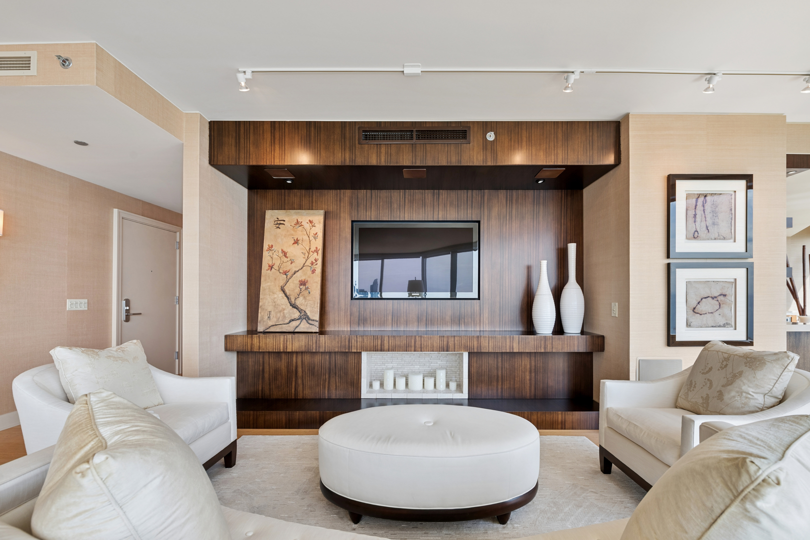 340 East Randolph Street, Unit 2801 Chicago, IL 60601 - Photo 3 of 46