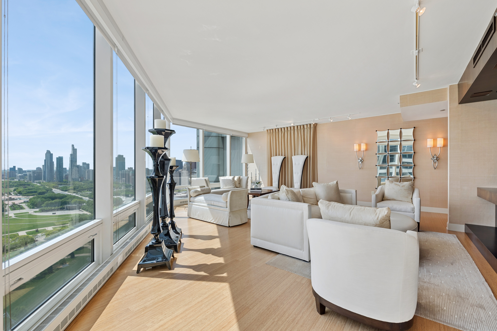 340 East Randolph Street, Unit 2801 Chicago, IL 60601 - Photo 5 of 46