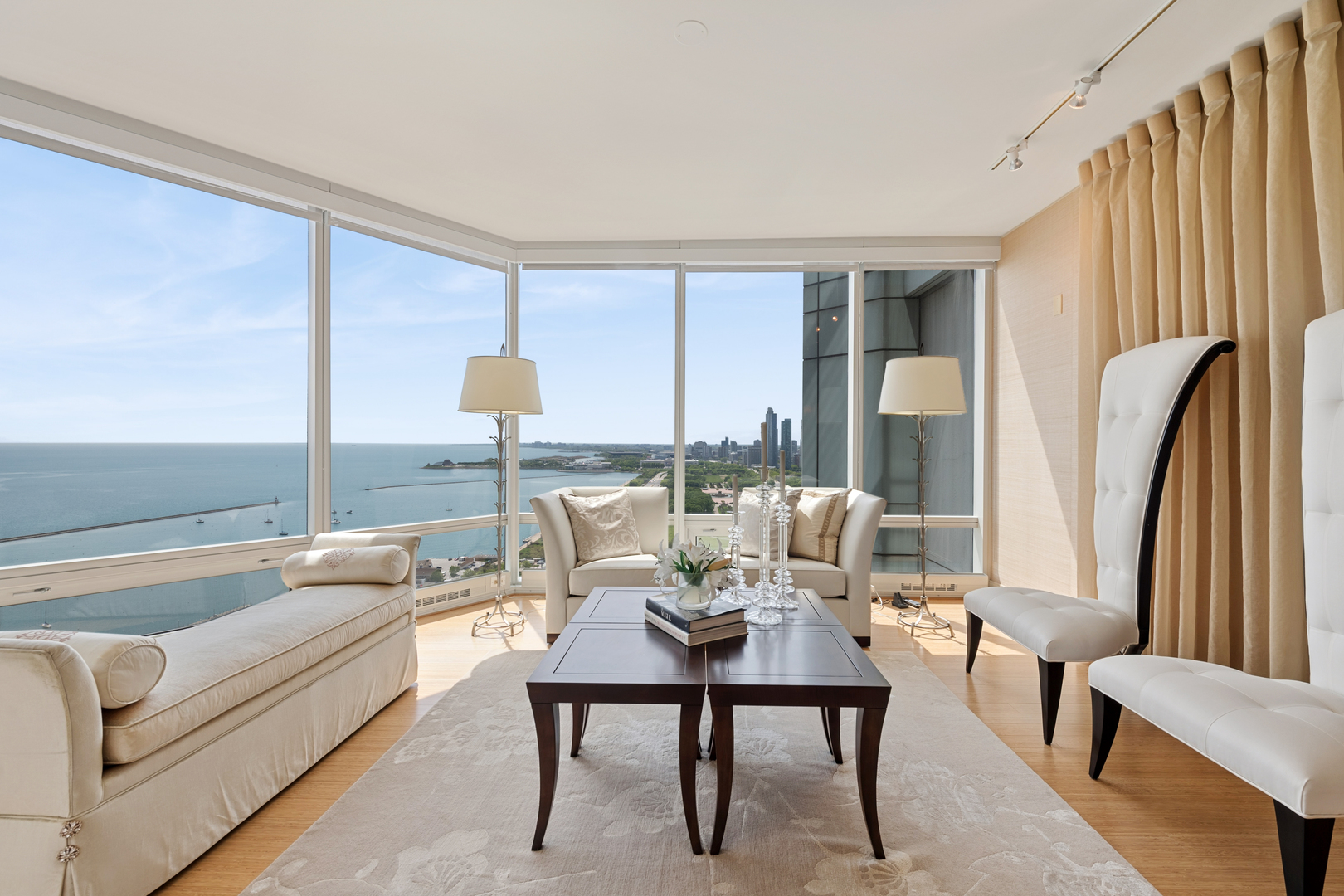 340 East Randolph Street, Unit 2801 Chicago, IL 60601 - Photo 7 of 46