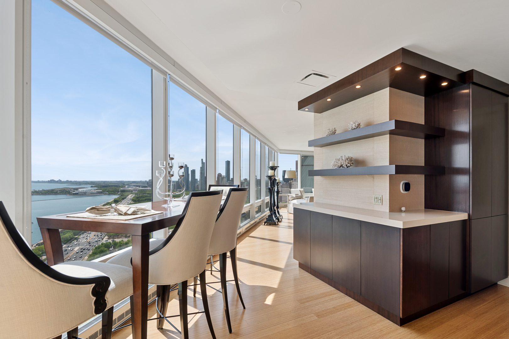 340 East Randolph Street, Unit 2801 Chicago, IL 60601 - Photo 8 of 46