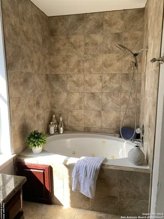 $2,400 | 576 Gallagher Drive, Canyon Lake, TX 78133