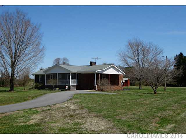 417 Longview Road Statesville, NC 28625 - Photo 2 of 16 Gallery Image 2
