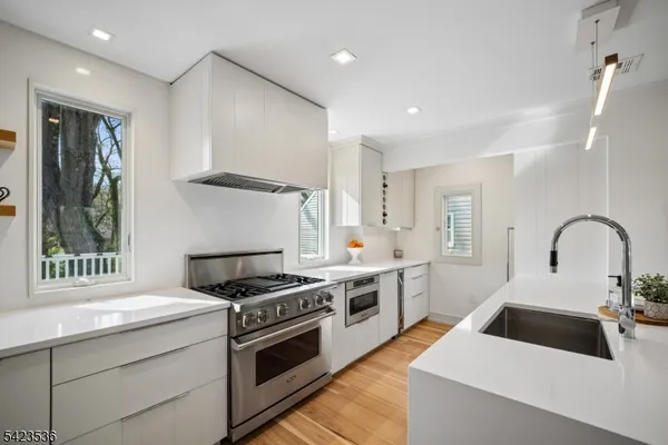 $1,075,000 | 57 Baltusrol Road, Summit, NJ 07901