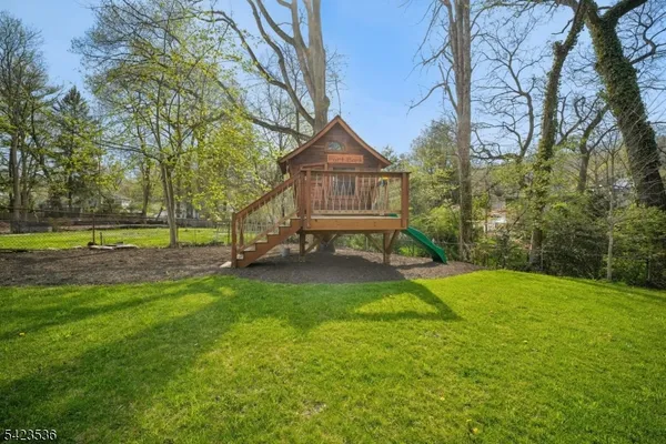 $1,075,000 | 57 Baltusrol Road, Summit, NJ 07901