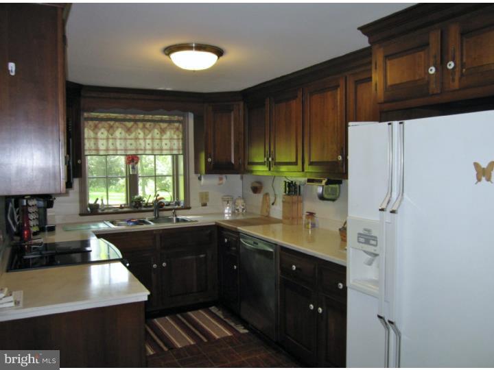 230 Church Road Hatfield, PA 19440 - Photo 11 of 23 Kitchen