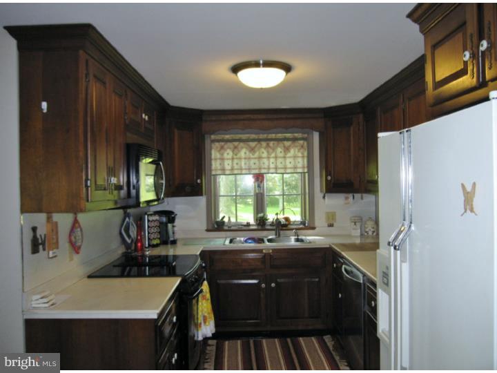 230 Church Road Hatfield, PA 19440 - Photo 12 of 23 Kitchen