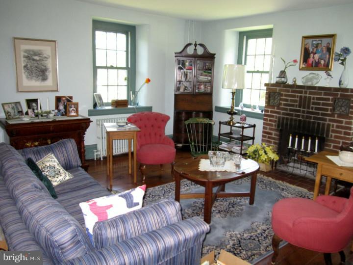 230 Church Road Hatfield, PA 19440 - Photo 5 of 23 Living Room