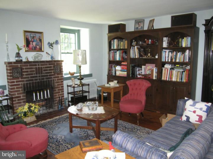 230 Church Road Hatfield, PA 19440 - Photo 6 of 23 Living Room