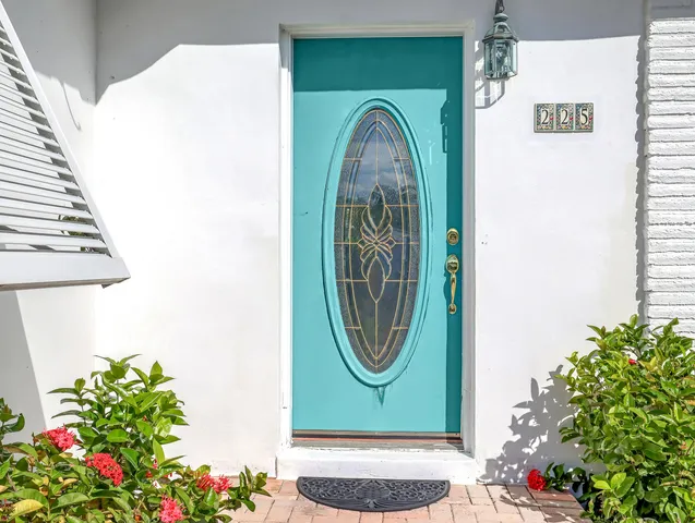 a close view of door lock