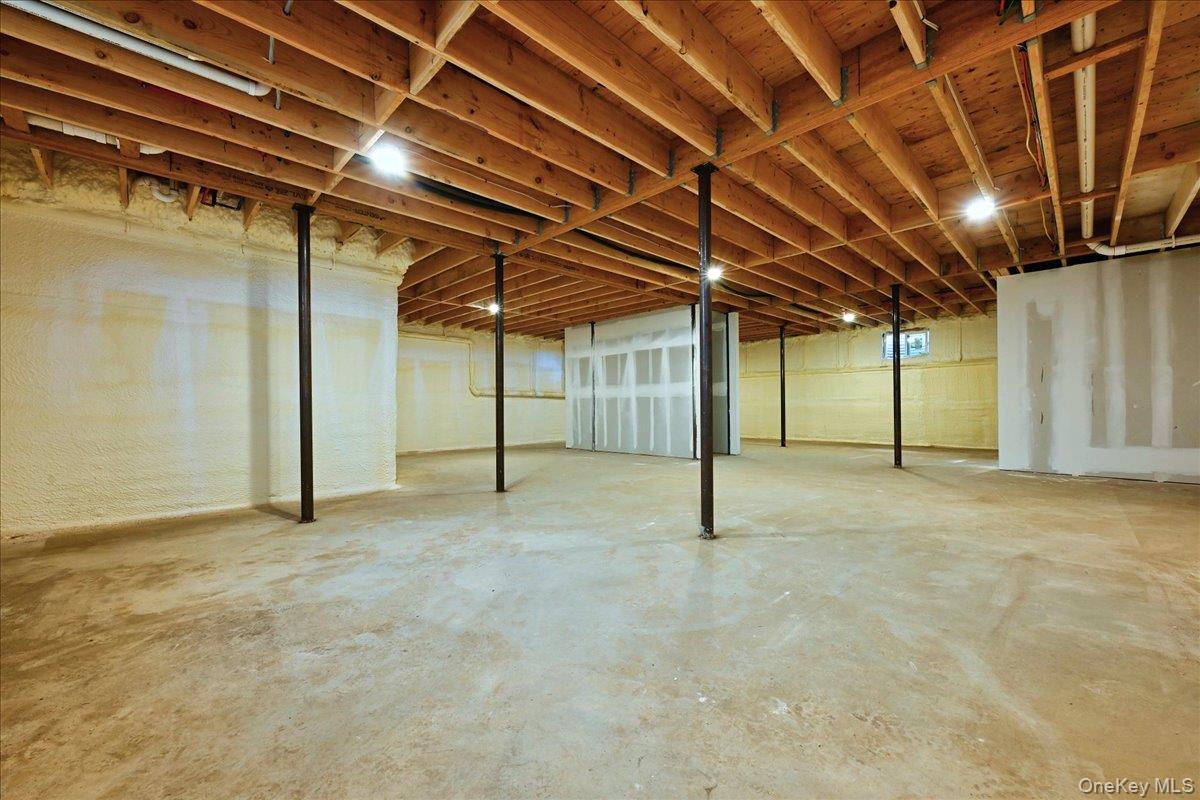 3 Bentley Road Plainview, NY 11803 - Photo 41 of 41 a view of an empty room