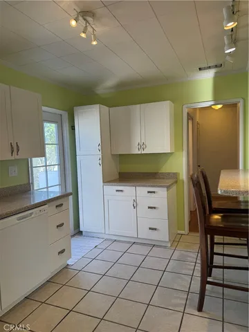 $3,400 | 5729 East Wardlow Road, Long Beach, CA 90808