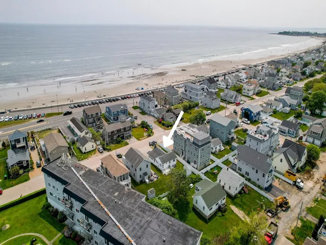 $750,000 | 182 Kings Highway, Hampton, NH 03842